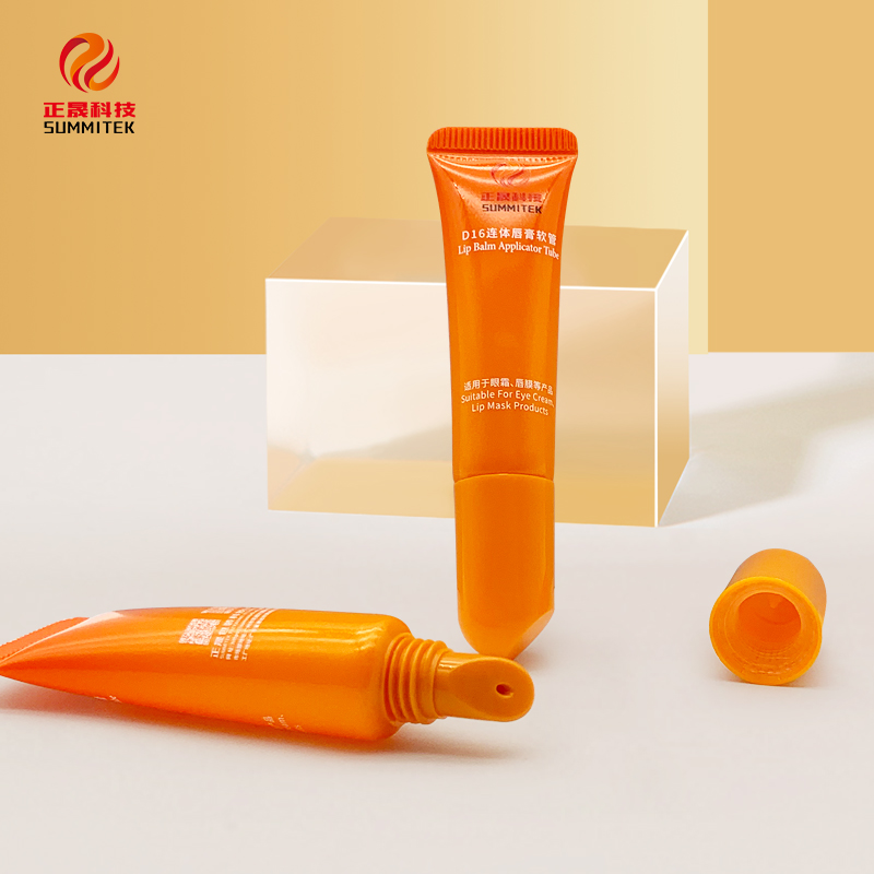 Tubo applicatore per balsamo per labbra